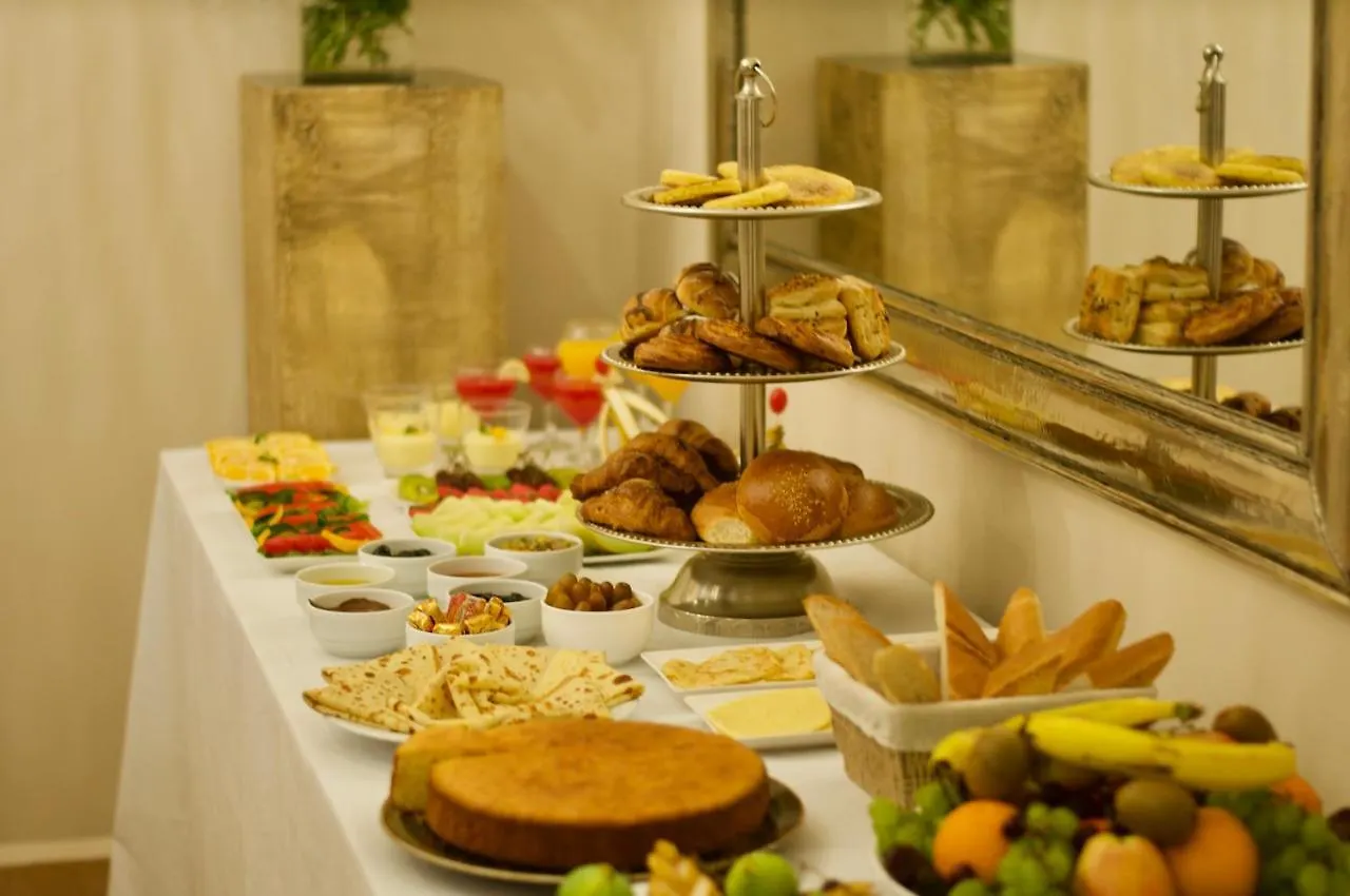 Riad Hotel La Claire Fontaine Marrakesh